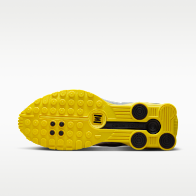 ナイキ ショックス R4 SE メンズシューズ