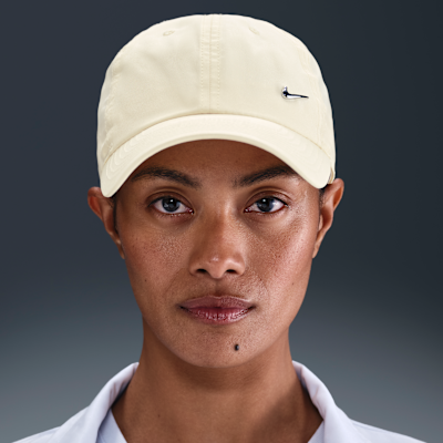 Nike Dri-FIT Club Unstructured Metal Swoosh Cap