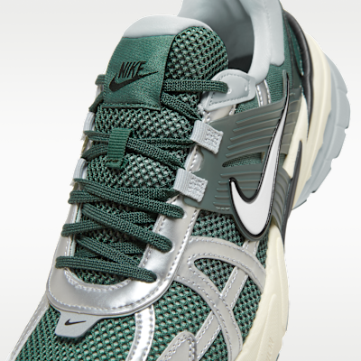 ナイキ V2K ラン メンズシューズ