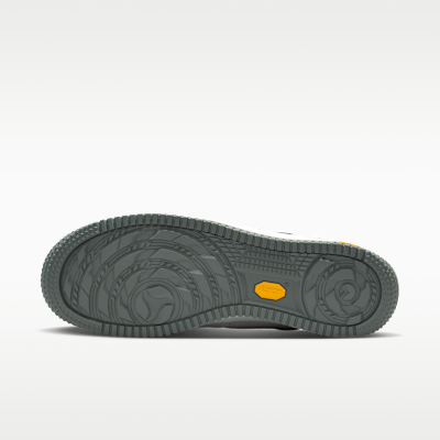 Nike Air Force 1 ’07 LX Vibram Erkek Ayakkabısı görsel 2