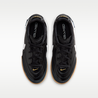 Nike Jr. Tiempo Streetgato Older Kids' Indoor/Court Low-Top Football Shoes