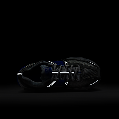 Nike Vomero 5 大童反光裝飾鞋款