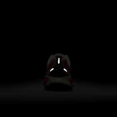 Nike Vomero 18 大童路跑鞋