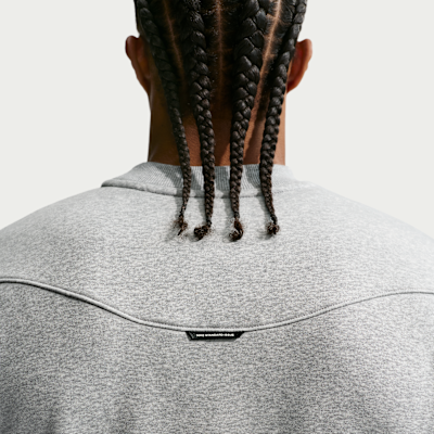 Nike Standard Issue Therma-FIT Erkek Basketbol Crew Üstü görsel 2