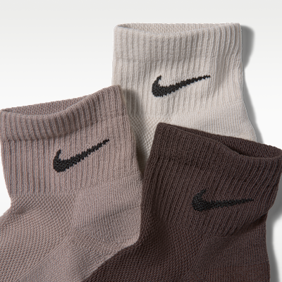 Nike Everyday Elevated Bilek Çorapları (3 Çift) görsel 2