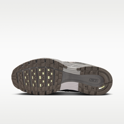 รองเท้า Nike P-6000