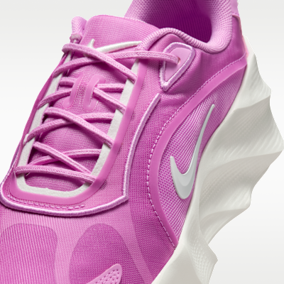 Nike Aura Edge Women's Shoes