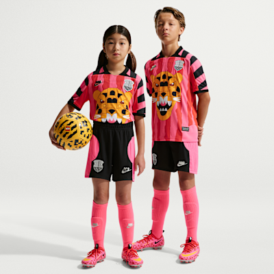 Детские шорты Nike x LEGO® Collection Big Kids' Aero-FIT Soccer Shorts