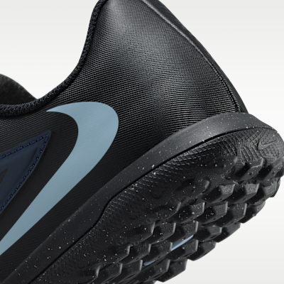 Nike Jr. Phantom 6 Low Club Older Kids' Turf Football Shoes