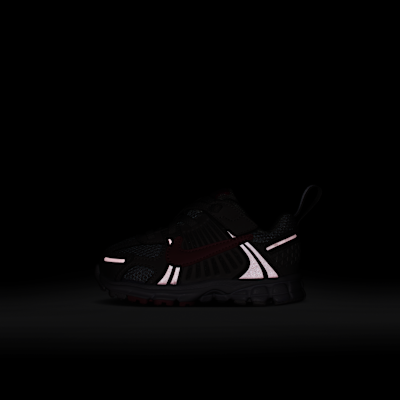 Tenis para bebé e infantil Nike Vomero 5