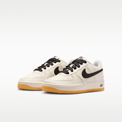 Nike Air Force 1 LV8 Older Kids' Shoes