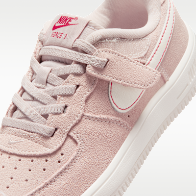 Nike Force 1 Low LV8 EasyOn Schuh (jüngere Kinder)