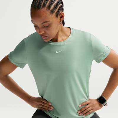 Nike One Classic Dri-FIT Kısa Kollu Kadın Üstü