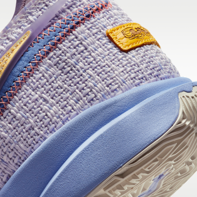 LeBron XX EP Basketball Shoes