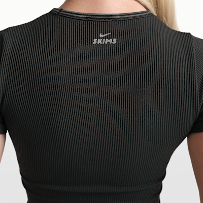 Camisola de manga curta NikeSKIMS Ribbed Seamless para mulher