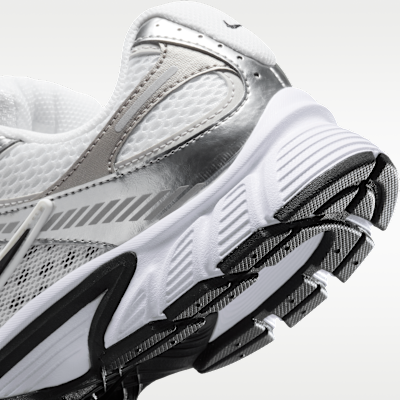 Nike V5 RNR Women's Shoes with Reflective Accents