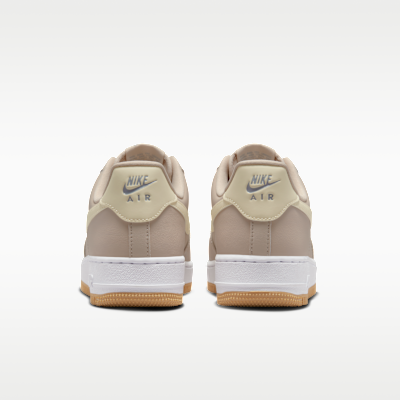 รองเท้าผู้หญิง Nike Air Force 1 '07