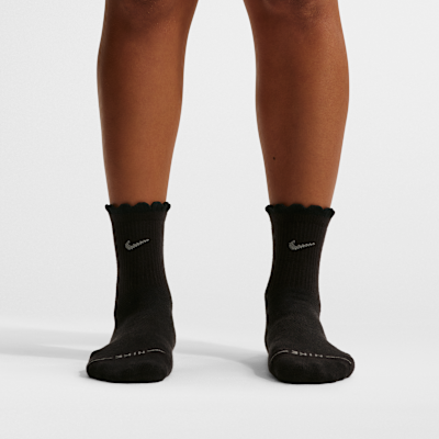 Nike Everyday Elevated Yuvarlatılmış Boğazlı Micro-Crew Çoraplar (2 Çift) görsel 4
