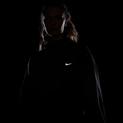 Nike Storm-FIT Swift Kadın Koşu Ceketi görsel 8
