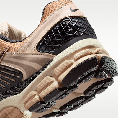 Nike Zoom Vomero 5 女鞋 (具反光裝飾)