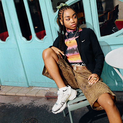 รองเท้าผู้หญิง Nike V2K Run พร้อมส่วนเน้นสะท้อนแสง