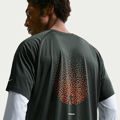 Nike Stride Dri-FIT ADV Kısa Kollu Erkek Koşu Üstü görsel 2