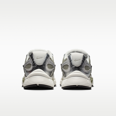 Nike V5 RNR Yansıtıcı Tasarım Vurgulu Kadın Ayakkabısı