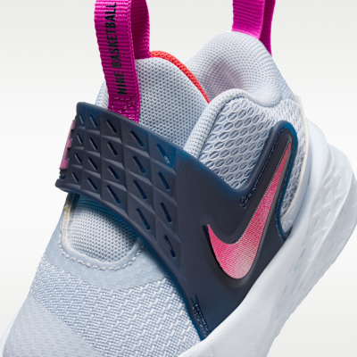 Tenis para bebé e infantil Nike Team Hustle D 12
