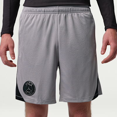 Nike Paris Saint-Germain Strike Night Edition Jordan Dri-FIT Örgü Erkek Futbol Şortu görsel 2