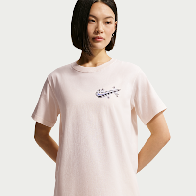 Nike Sportswear Classic เสื้อยืดโอเวอร์ไซส์ผู้หญิง