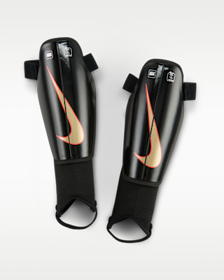 Детские  Nike Charge Kids' Soccer Shin Guards