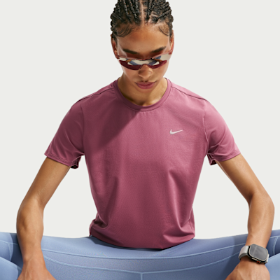 Nike Swift Dri-FIT Kısa Kollu Kadın Koşu Üstü görsel 3
