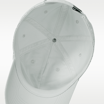 Nike Dri-FIT Club Unstructured Metal Swoosh Cap