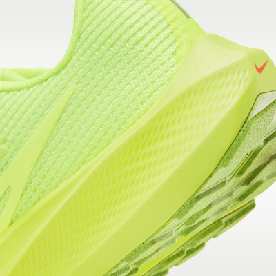 รองเท้าวิ่งโร้ดรันนิ่งผู้หญิง Nike Pegasus 40