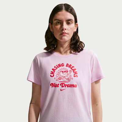 Nike Sportswear Club Kısa Kollu Kadın Tişörtü