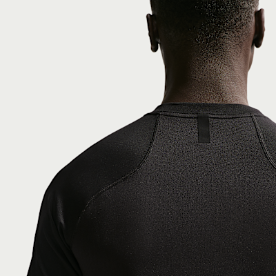 Nike Pro Training Dri-FIT Kısa Kollu Erkek Üstü görsel 2