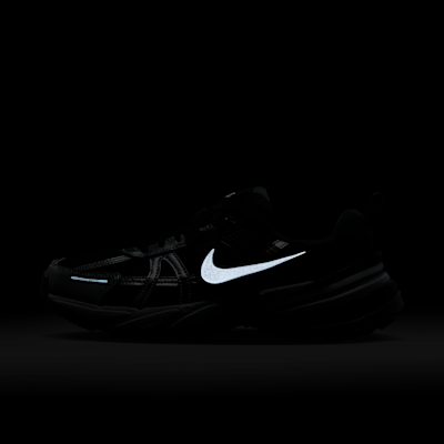 나이키 V2K 런 반사 디자인 액센트 여성 신발