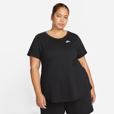 Nike Sportswear Club Essentials Kadın Tişörtü (Büyük Beden)