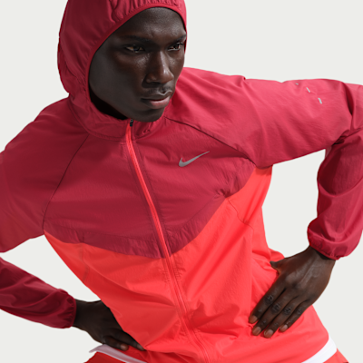 Nike Stride Repel UV Erkek Koşu Ceketi görsel 3