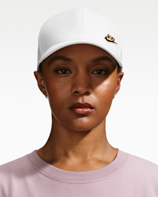 Женская кепка Nike Dri-FIT Club Structured Metal Logo Cap