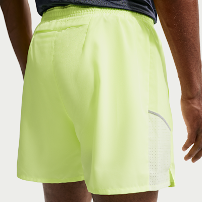 Nike Miler Dri-FIT 2'si 1 Arada 13 cm Erkek Koşu Şortu görsel 3