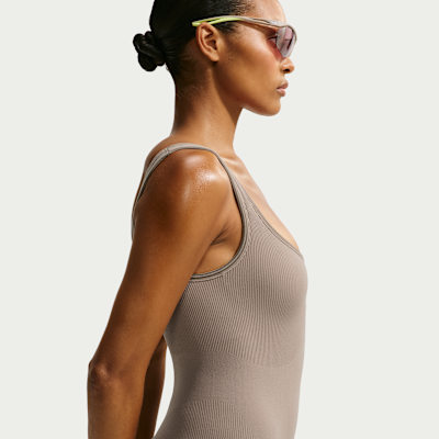 Боди женское Nike Skims Ribbed Seamless Scoop Neck 5-Inch Bodysuit, фото 3