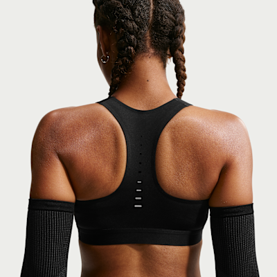 Nike Swift Yüksek Destekli Hafif Astarlı Kadın Spor Sütyeni görsel 2