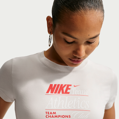 Nike Sportswear Chill Knit Dar Kesimli Mod-Crop Kadın Tişörtü görsel 3