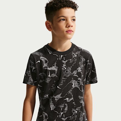 Nike Sportswear Older Kids' T-Shirt