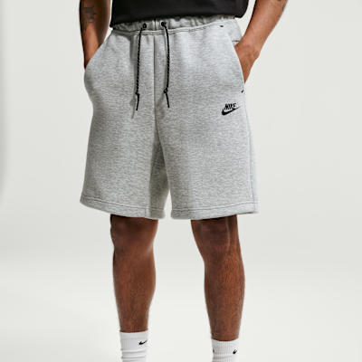 Nike Tech Fleece Erkek Şortu görsel 2