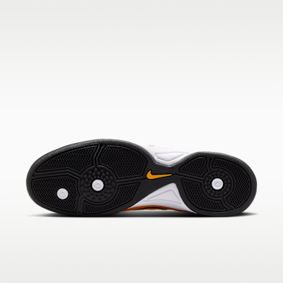 Nike Total 90 Erkek Ayakkabısı görsel 2