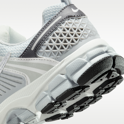 Nike Vomero 5 大童反光裝飾鞋款