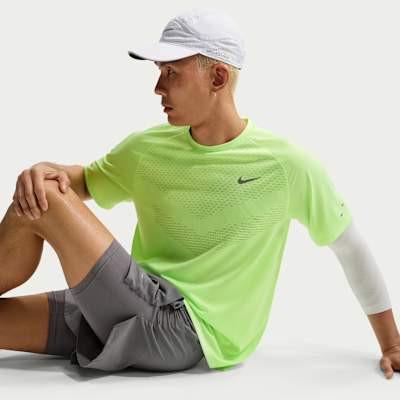 Nike Stride Dri-FIT ADV Kısa Kollu Erkek Koşu Üstü görsel 3