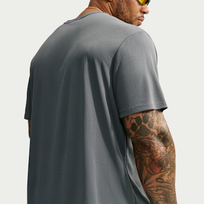 Nike Miler Dri-FIT Kısa Kollu Erkek Koşu Üstü görsel 8
